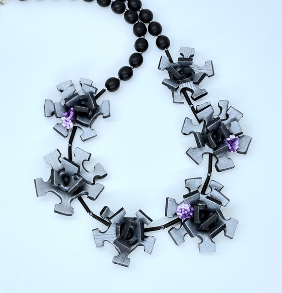 Edgings necklace with firework