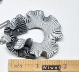 Ruffle pendant